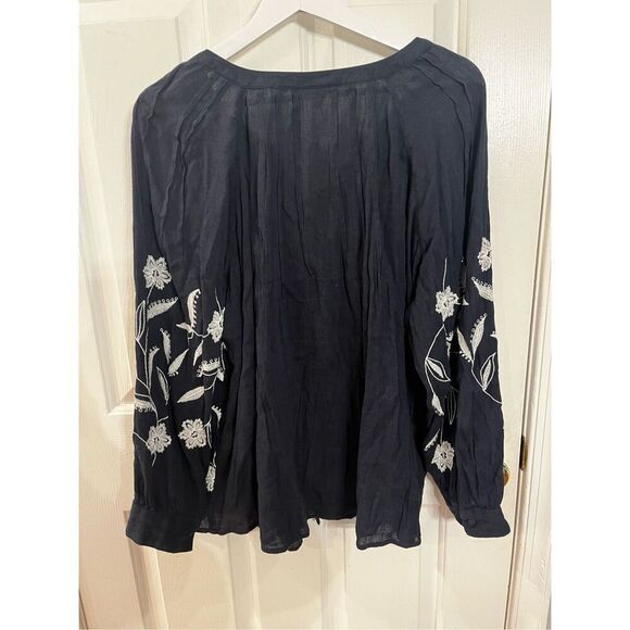 J. Jill Navy Embroidered Pin Tuck Covered Button Blouse sz XL EUC - Picture 9 of 10